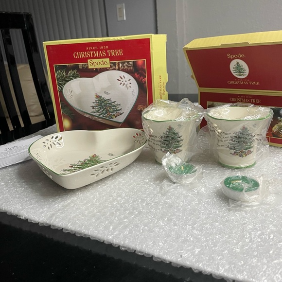 Spode Christmas Tree Pierced Heart Dish & Pair of Votive Candle Holders - Picture 5 of 10